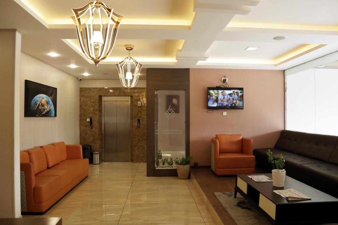 Esquina Residency Otel Kochi Dış mekan fotoğraf